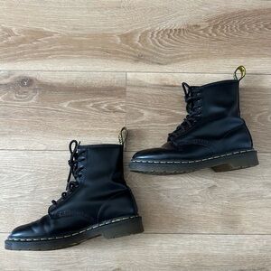 1460 WOMEN'S SMOOTH LEATHER LACE UP BOOTS Size 7